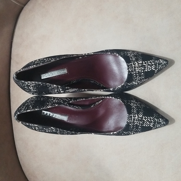 BCBGeneration suede pointed toe  heels - Picture 2 of 9